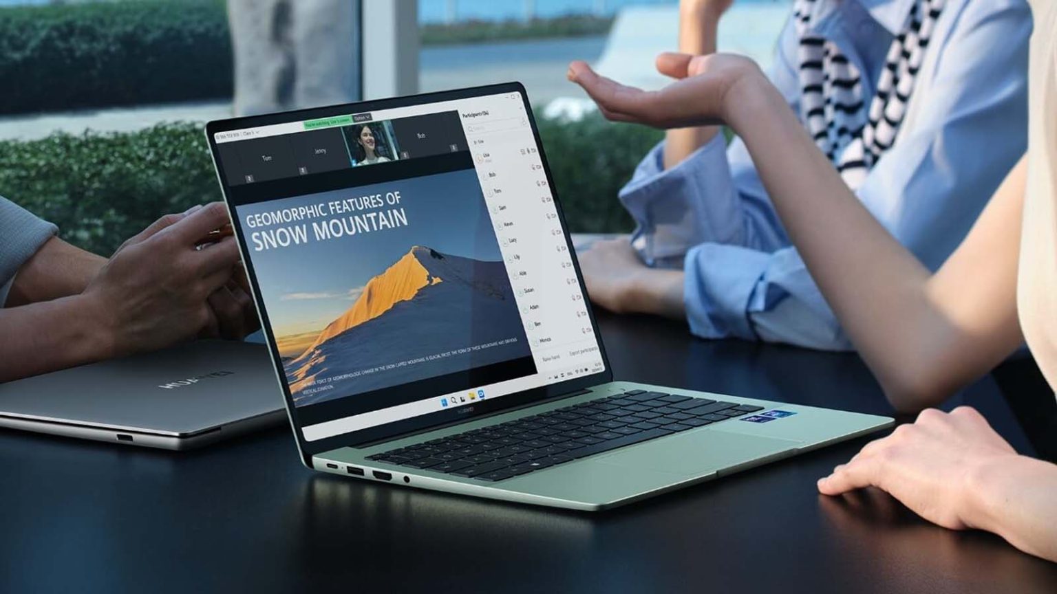A Closer Look at the Huawei MateBook 14 (2024) Laptop